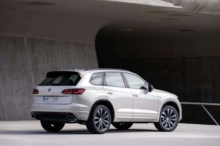  Volkswagen Touareg R-Line One Million 2019 года  (фото 6 из 30)
